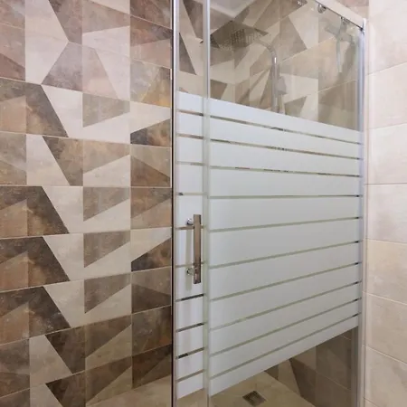 луксозен с паркомясто в квартал сарафово